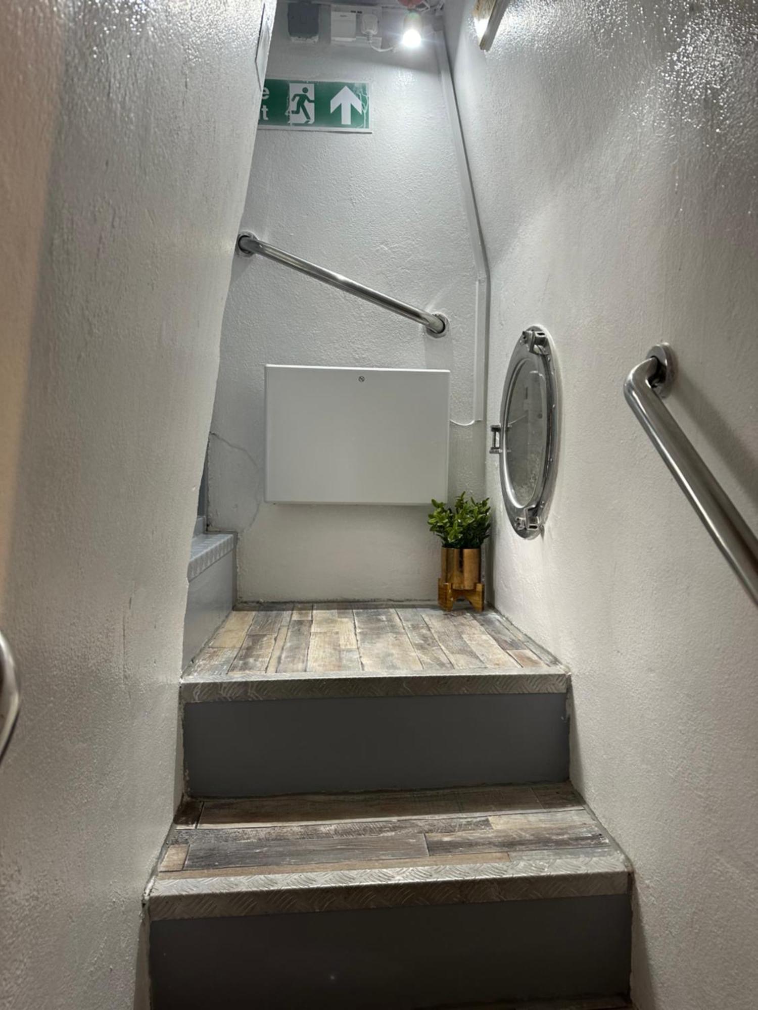 The Old Water Pumping Station Quirky Underground Hobbit House Apartment Penzance Exterior photo